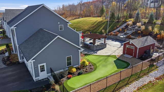 191 Brookview Drive, Hooksett, NH 03106