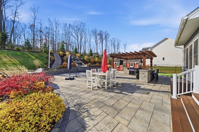 191 Brookview Drive, Hooksett, NH 03106