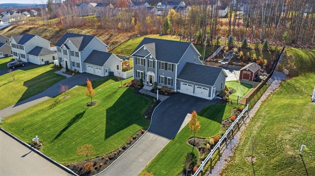 191 Brookview Drive, Hooksett, NH 03106