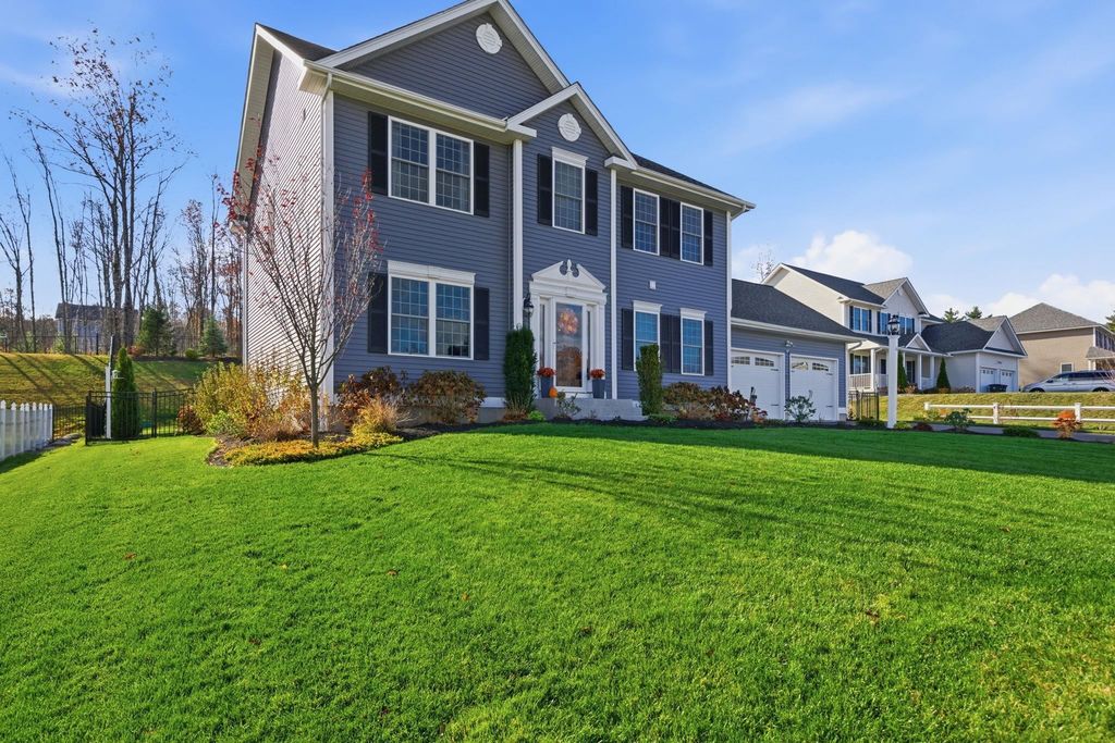 191 Brookview Drive, Hooksett, NH 03106