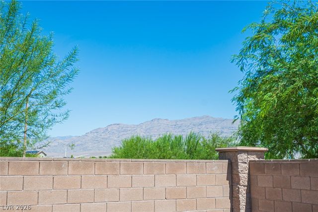 7612 Linton Street, North Las Vegas, NV 89084