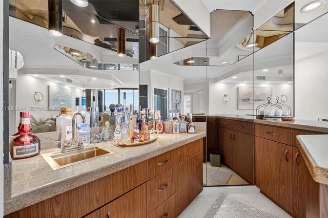 3000 Island Boulevard 1904, Aventura, FL 33160