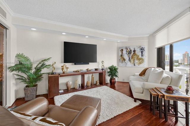 3000 Island Boulevard 1904, Aventura, FL 33160