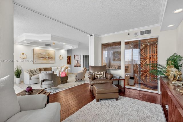 3000 Island Boulevard 1904, Aventura, FL 33160