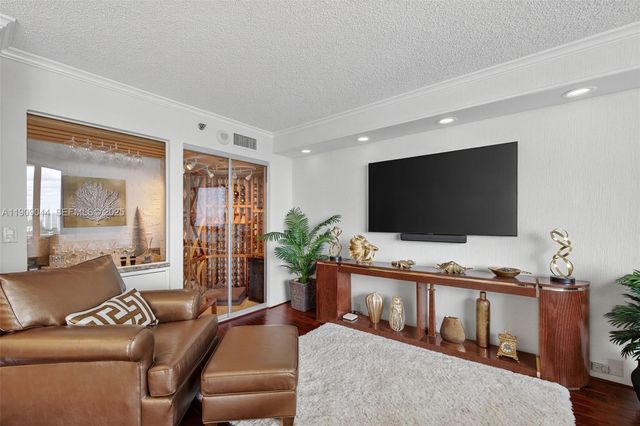 3000 Island Boulevard 1904, Aventura, FL 33160