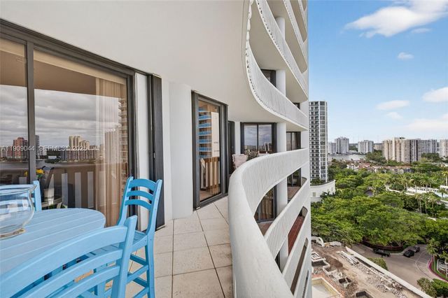 3000 Island Boulevard 1904, Aventura, FL 33160