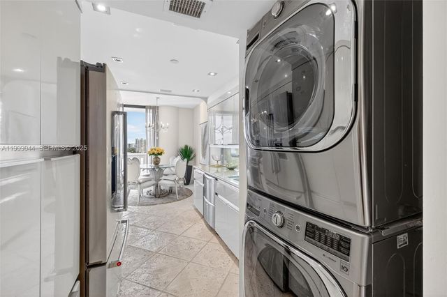 3000 Island Boulevard 1904, Aventura, FL 33160
