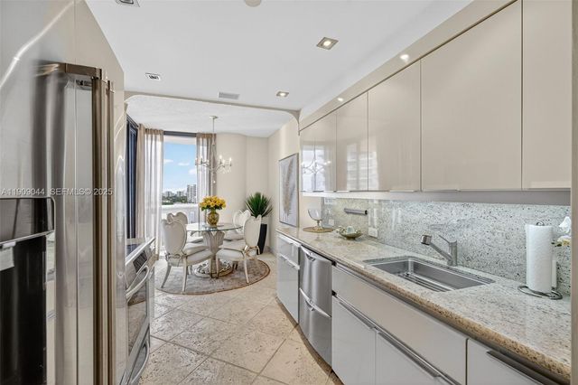 3000 Island Boulevard 1904, Aventura, FL 33160