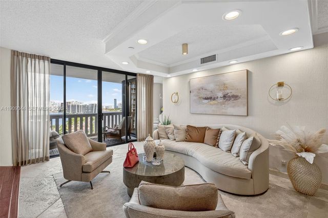 3000 Island Boulevard 1904, Aventura, FL 33160