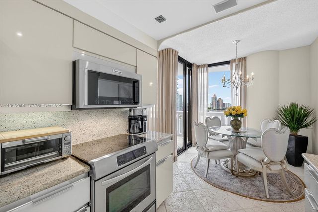 3000 Island Boulevard 1904, Aventura, FL 33160
