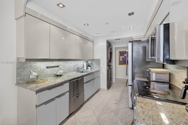 3000 Island Boulevard 1904, Aventura, FL 33160