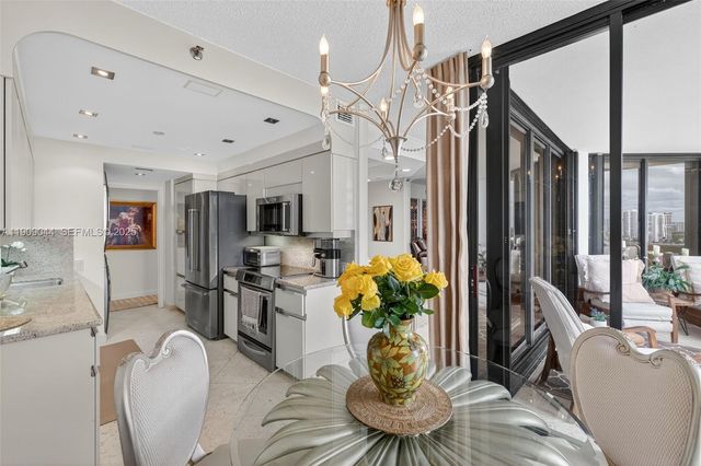 3000 Island Boulevard 1904, Aventura, FL 33160
