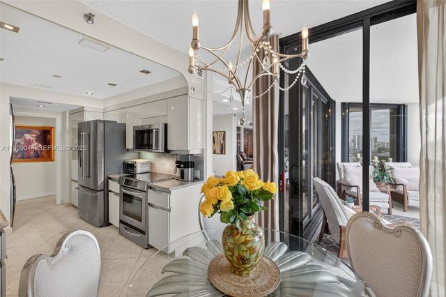 3000 Island Boulevard 1904, Aventura, FL 33160