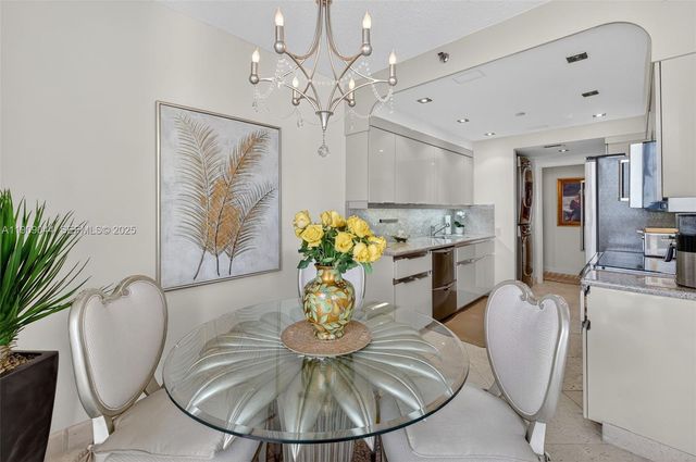 3000 Island Boulevard 1904, Aventura, FL 33160
