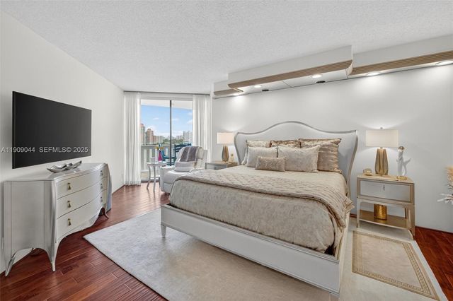 3000 Island Boulevard 1904, Aventura, FL 33160