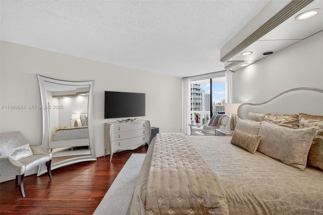 3000 Island Boulevard 1904, Aventura, FL 33160