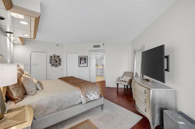 3000 Island Boulevard 1904, Aventura, FL 33160