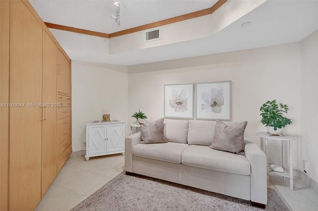 3000 Island Boulevard 1904, Aventura, FL 33160
