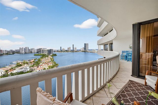 3000 Island Boulevard 1904, Aventura, FL 33160