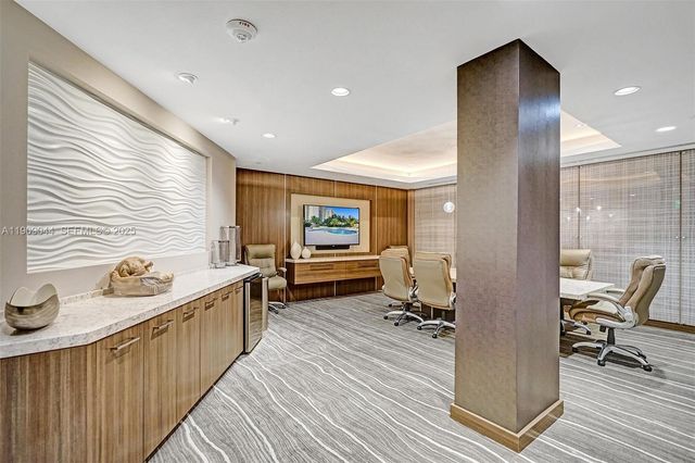 3000 Island Boulevard 1904, Aventura, FL 33160