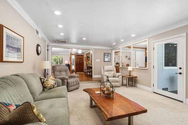 7361 N 3rd Street, Fresno, CA 93720