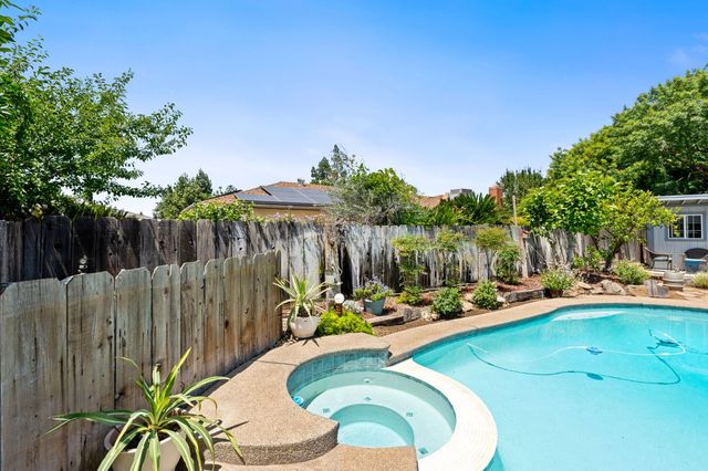 7361 N 3rd Street, Fresno, CA 93720