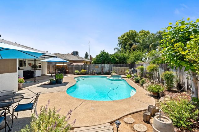 7361 N 3rd Street, Fresno, CA 93720