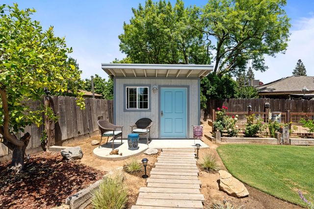 7361 N 3rd Street, Fresno, CA 93720