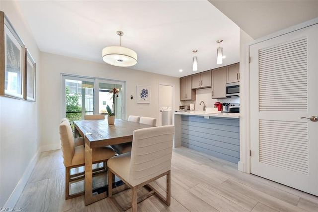 788 Park Shore DR # G17, Naples, FL 34103