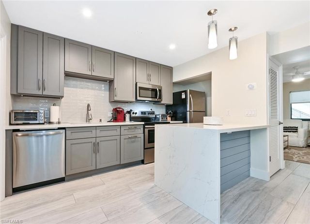 788 Park Shore DR # G17, Naples, FL 34103