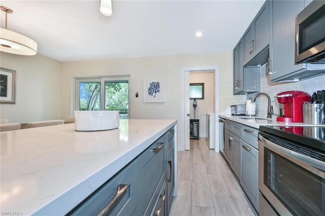 788 Park Shore DR # G17, Naples, FL 34103