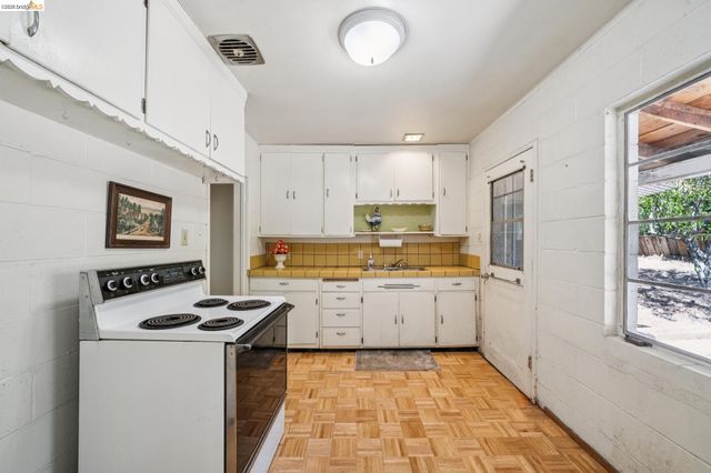 1810 3RD AVE, Walnut Creek, CA 94597
