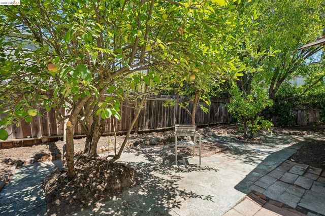 1810 3RD AVE, Walnut Creek, CA 94597