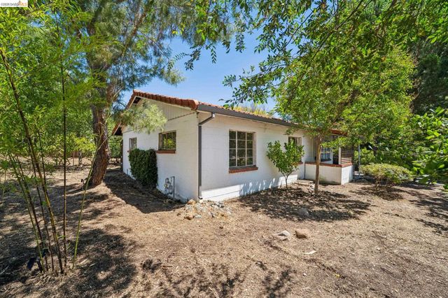 1810 3RD AVE, Walnut Creek, CA 94597