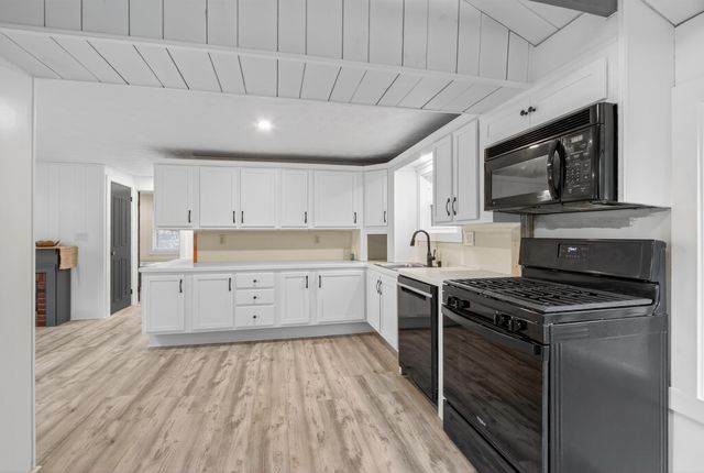 290 Kings Highway, New Durham, NH 03855