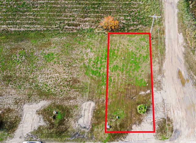 1043 Brighton Jones Boulevard, Gilchrist, TX 77617