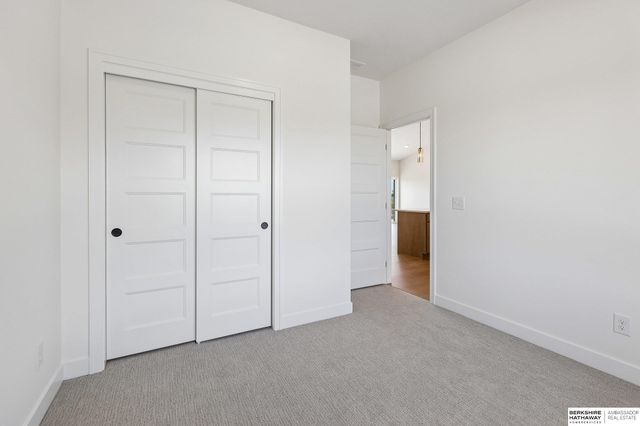 21439 Y Street, Elkhorn, NE 68022