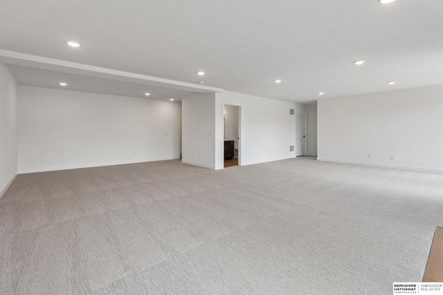 21439 Y Street, Elkhorn, NE 68022