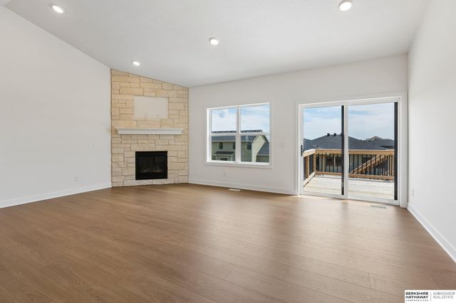 21439 Y Street, Elkhorn, NE 68022