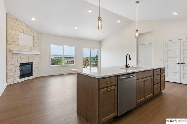 21439 Y Street, Elkhorn, NE 68022