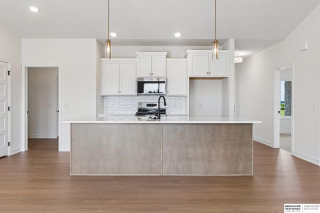 21439 Y Street, Elkhorn, NE 68022