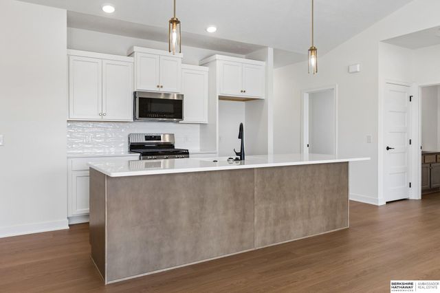 21439 Y Street, Elkhorn, NE 68022