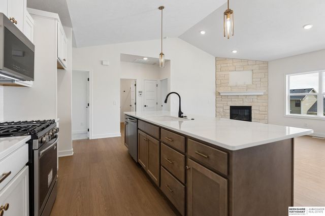 21439 Y Street, Elkhorn, NE 68022
