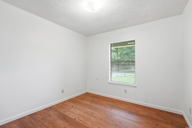 1613 N James St, Jacksonville, AR 72076