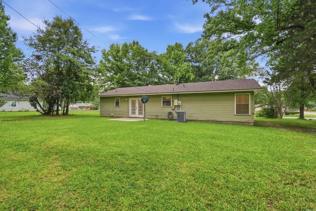 1613 N James St, Jacksonville, AR 72076