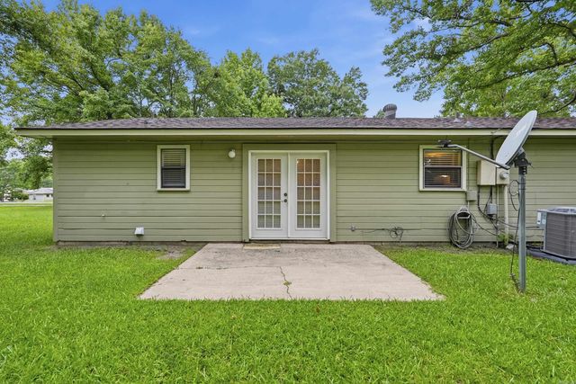 1613 N James St, Jacksonville, AR 72076