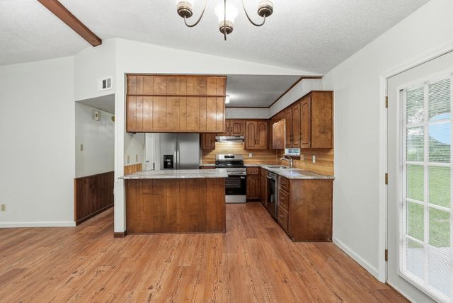 1613 N James St, Jacksonville, AR 72076