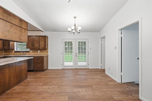 1613 N James St, Jacksonville, AR 72076