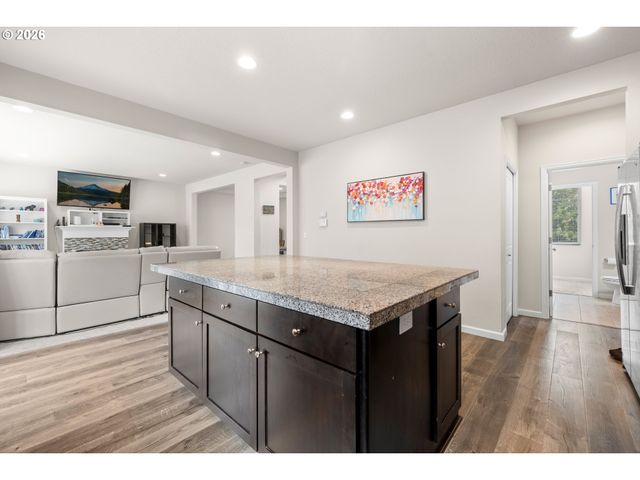 17256 Se BISCAYNE St, Damascus, OR 97089