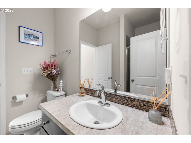 17256 Se BISCAYNE St, Damascus, OR 97089